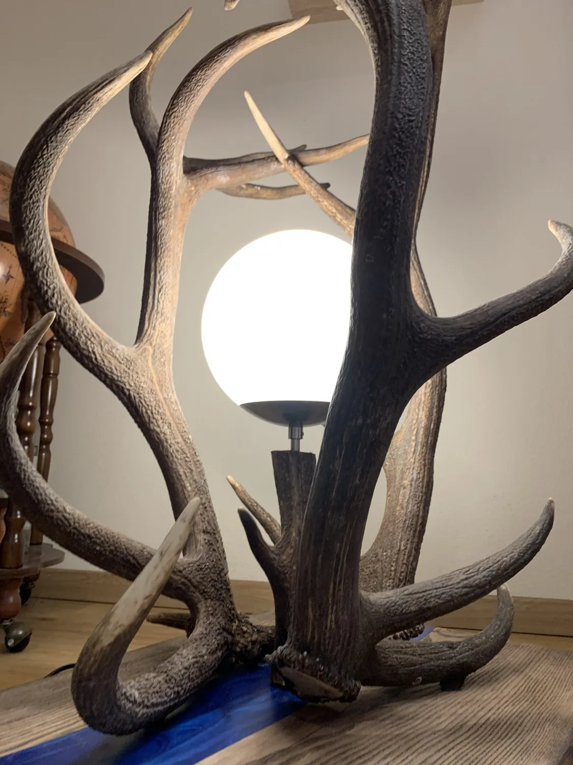 Oh My Deer Epoxid gulvlampe træ epoxy