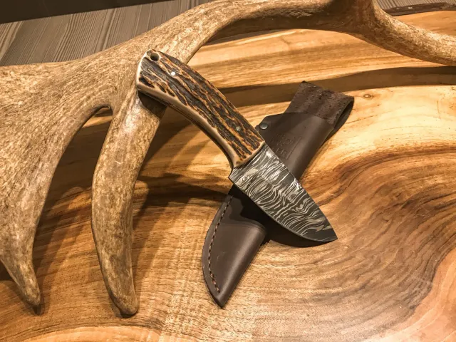 Oh My Deer Trachtenmesser kniv damaststål