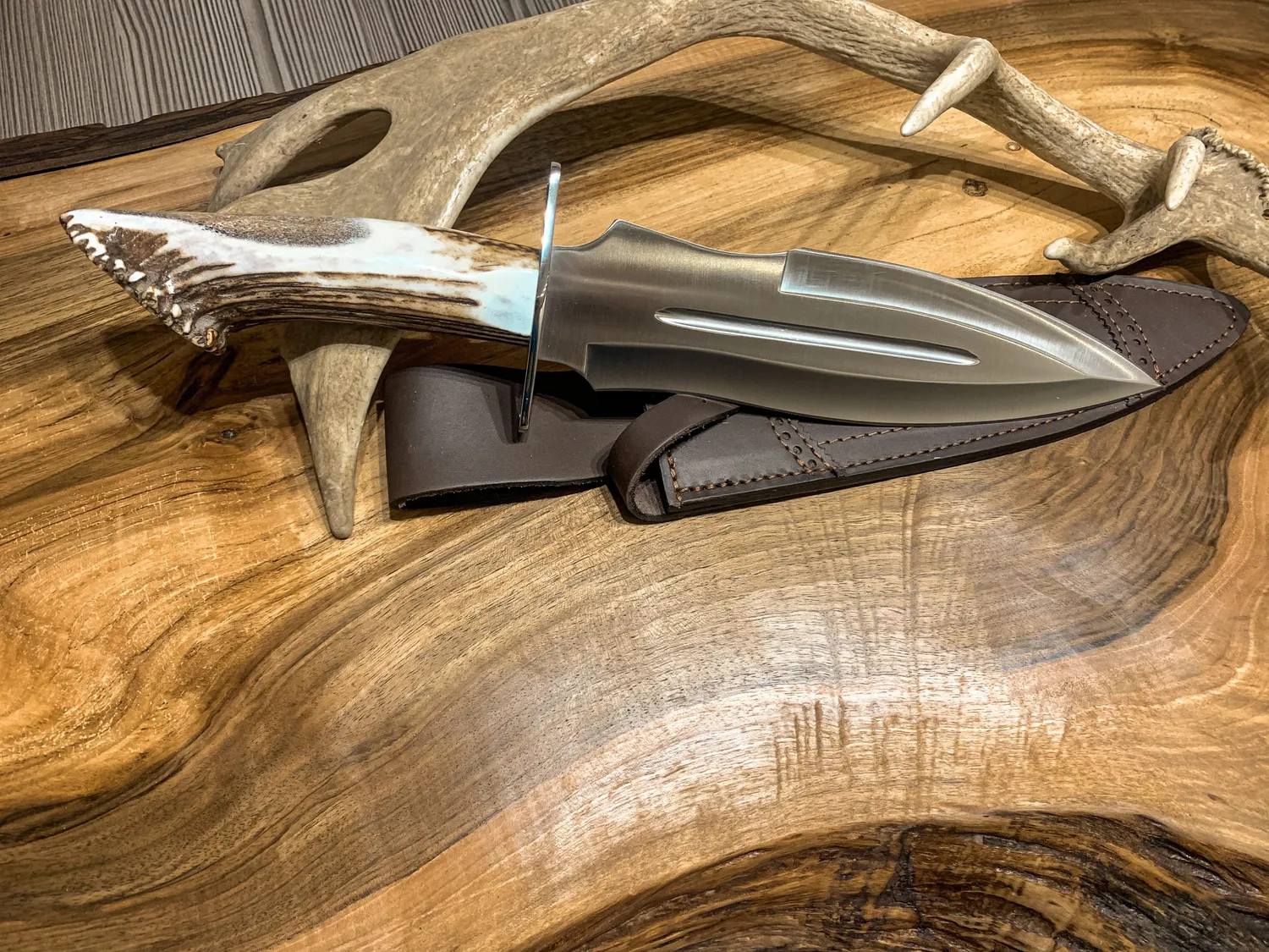 Oh My Deer Saufänger jagtkniv Böhler N690 massivt træ