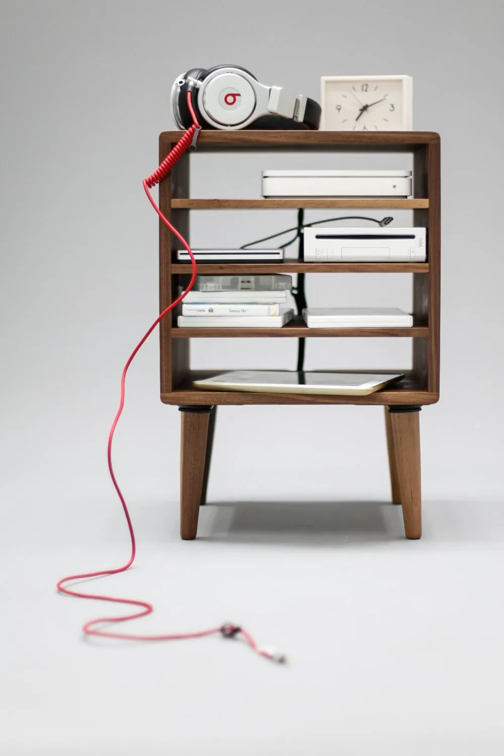 Habitables Mid-Century tv-bænk massivt træ eg
