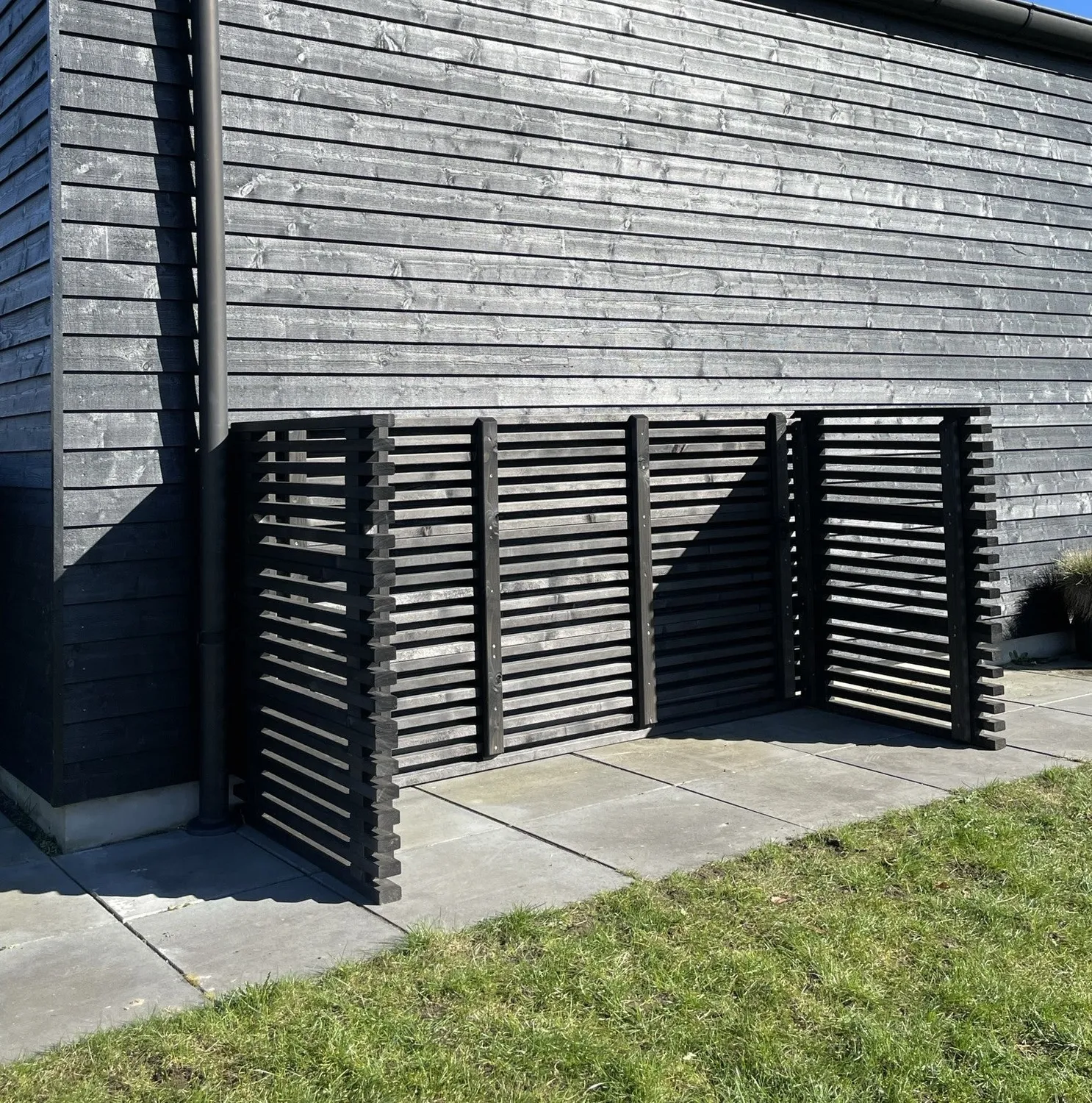 Kabeltromlen Skraldespandsskjuler skjuler sorte traller 230 cm gran