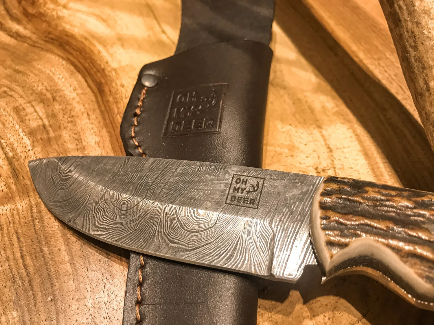 Oh My Deer Damast kniv hjortehorn damaskstål