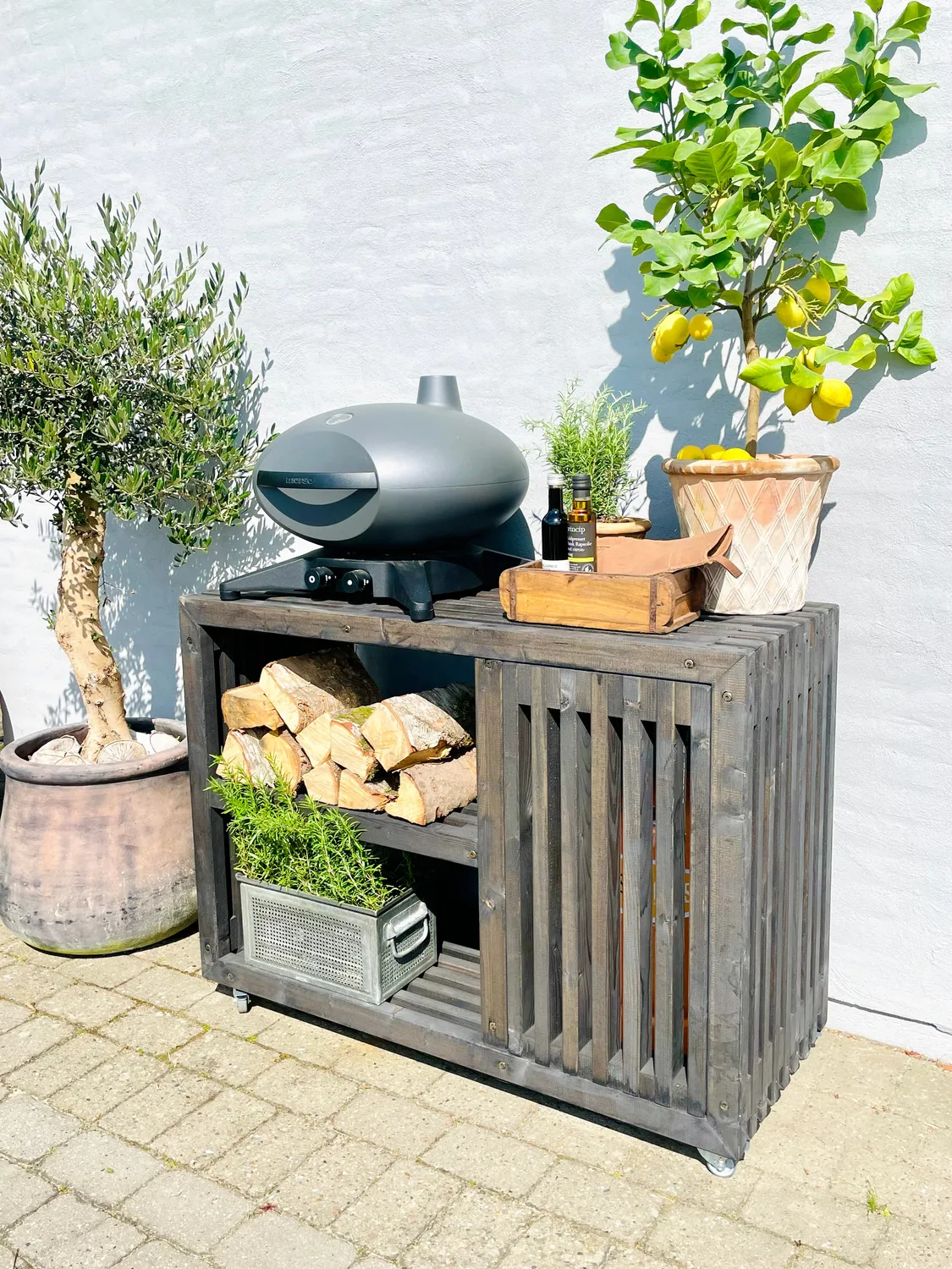 Kabeltromlen Grillbord Gasflaskeskjuler 120 cm sortbejdset