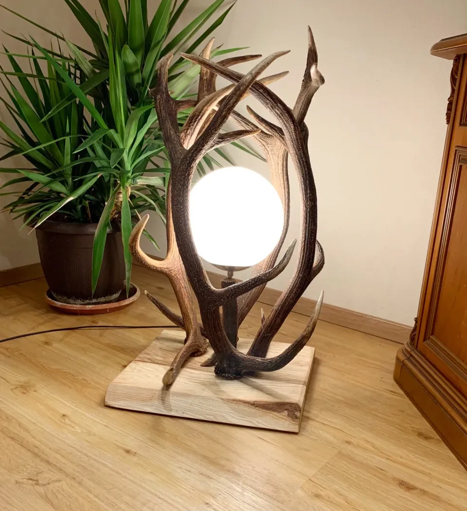 Oh My Deer Chalet gulvlampe træ chaletstil