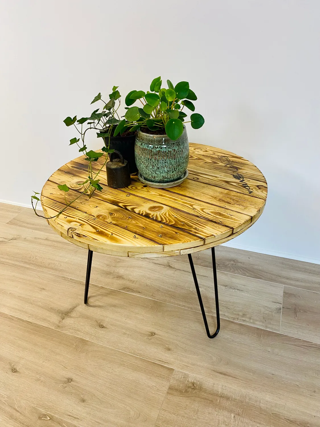 Kabeltromlen Vida sofabord kabeltromle Ø70 lakeret 45 cm