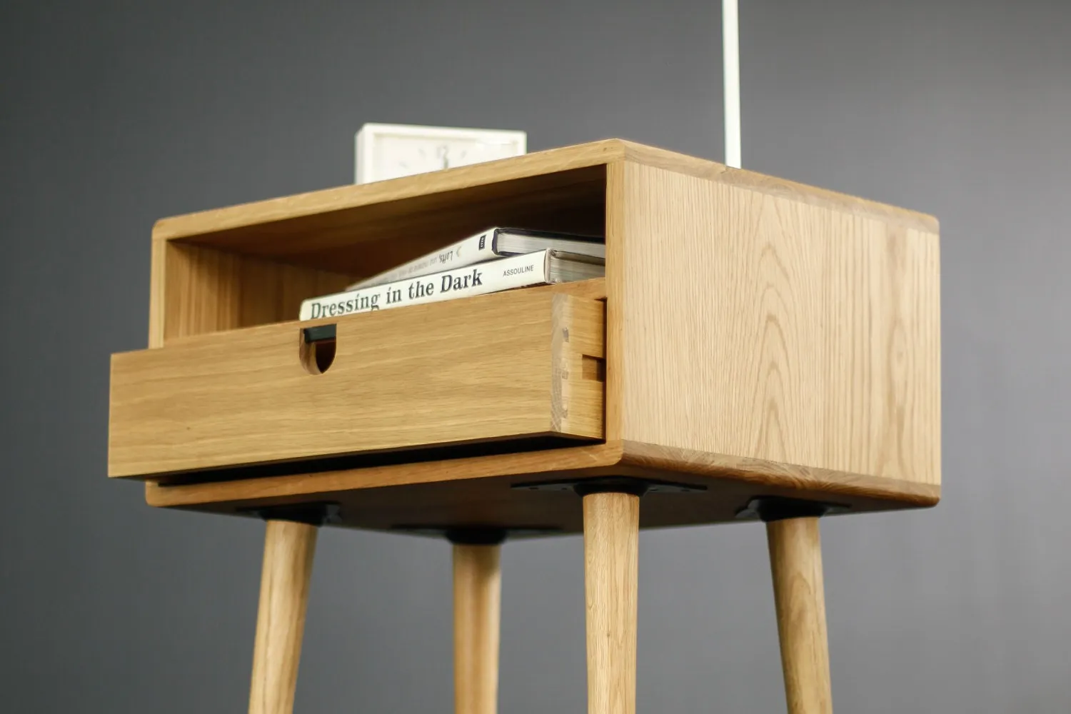 Habitables Mid-Century natbord 1 skuffe eg 46,5 cm massivt træ