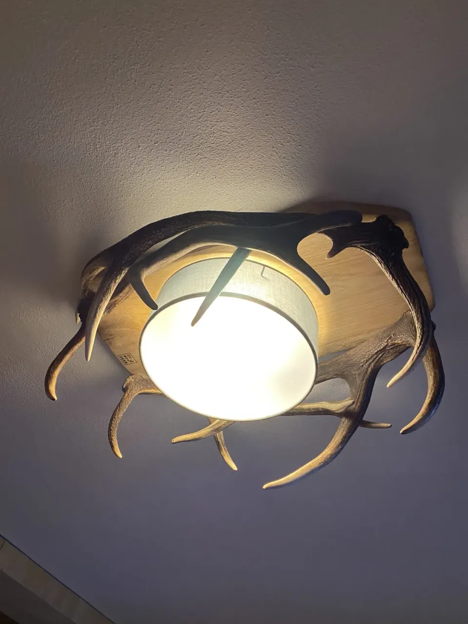 Oh My Deer Rothirsch loftlampe kronhjort træ