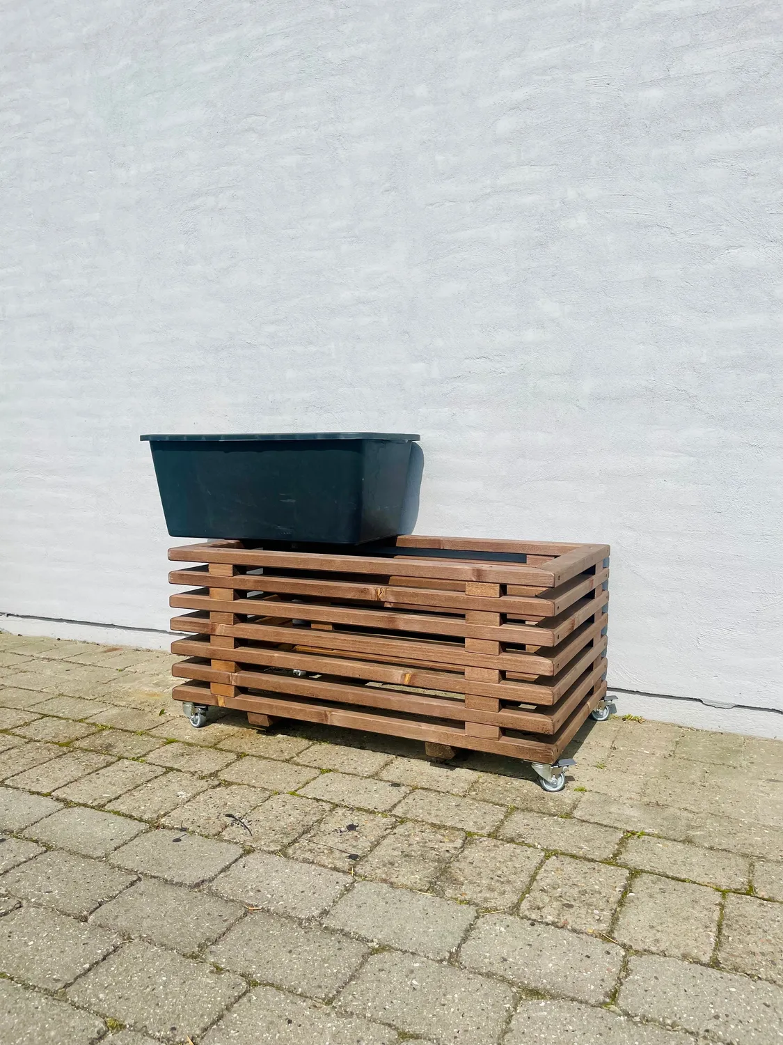 Kabeltromlen Plantekasse brunbejdset 43 cm 95 cm med hjul