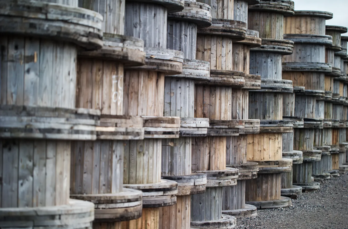 Kabeltromlen Hel Kabeltromle Træ Ø90 til bord