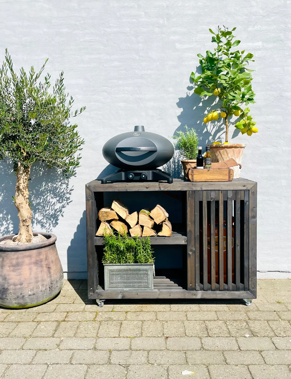 Kabeltromlen Grillbord Gasflaskeskjuler 120 cm sortbejdset