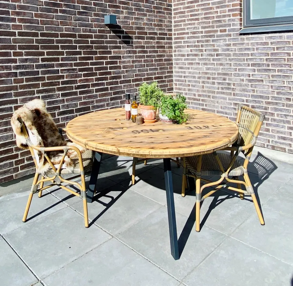 Kabeltromlen Havebord havebord Ø120-125 sort stålstel olie