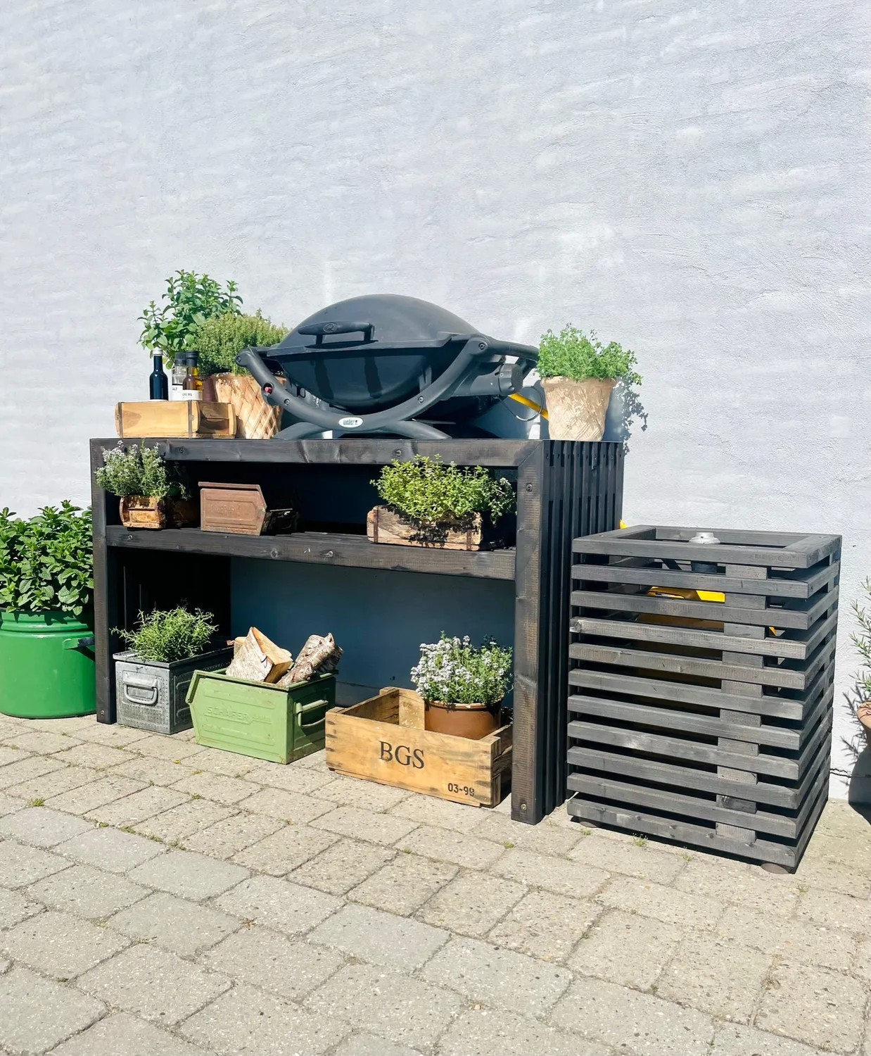 Kabeltromlen Grillbord traller 120 cm sort med topplade