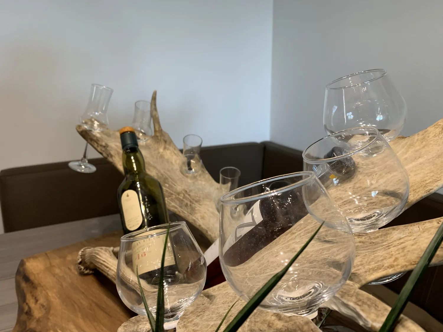 Oh My Deer Whisky Præsentation holder rustik træ