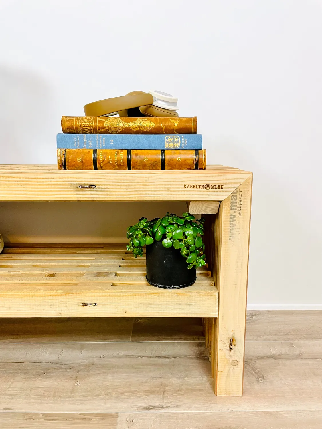 Kabeltromlen tv bord brugte traller 137 cm