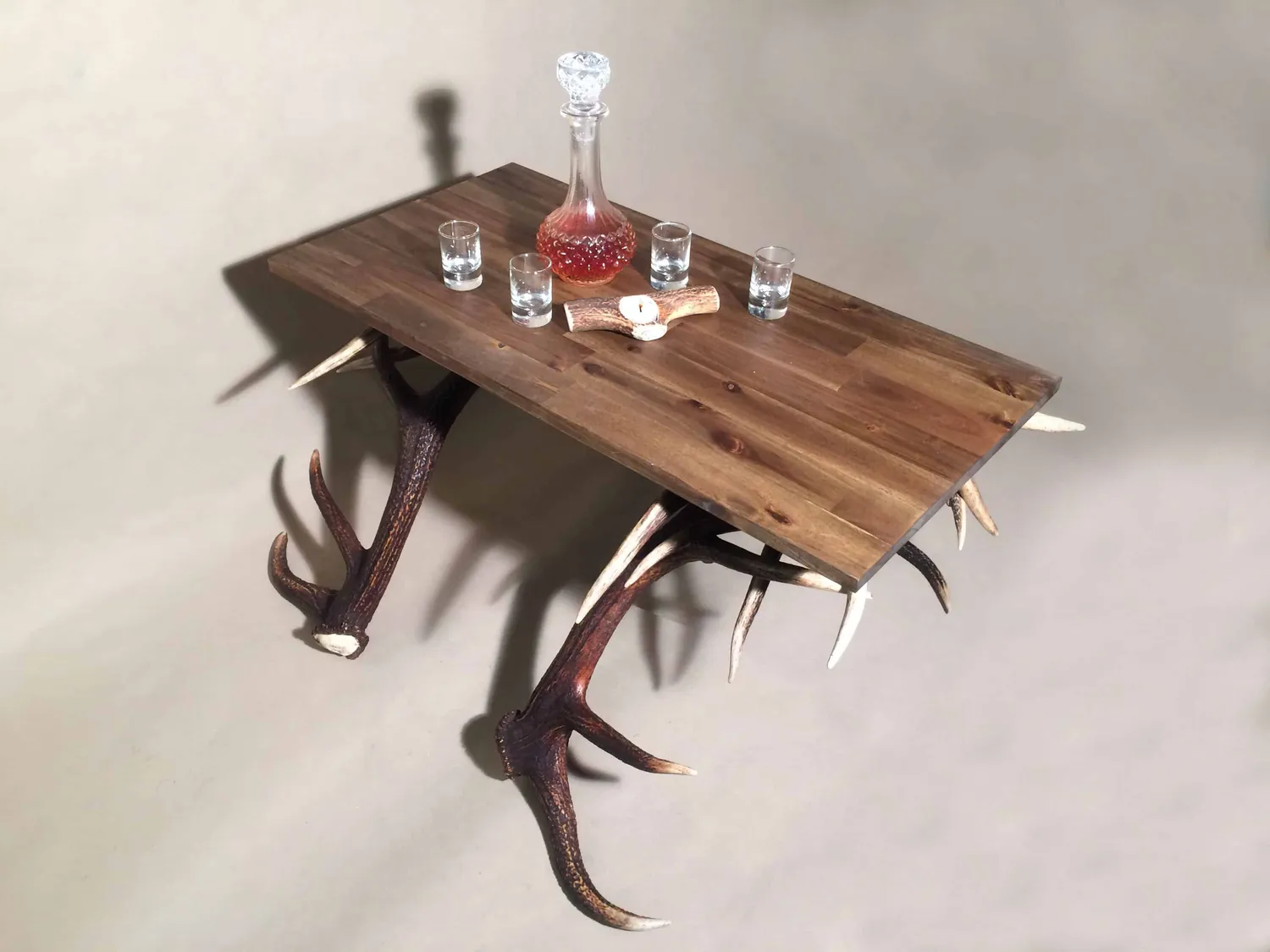 Oh My Deer Geweih Couchtisch sofabord akacie gevir