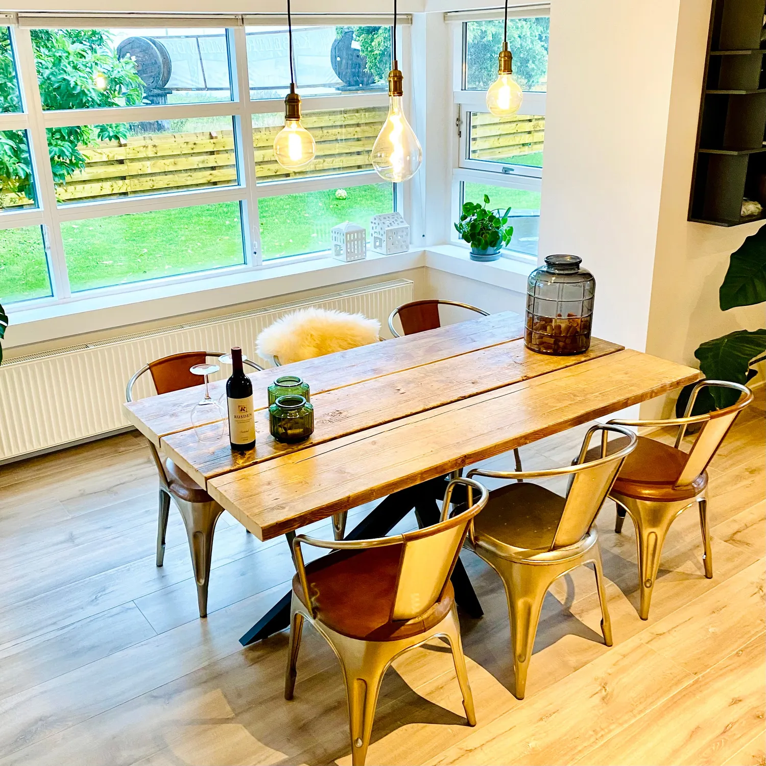 Kabeltromlen Star Base 180 cm plankebord lakeret