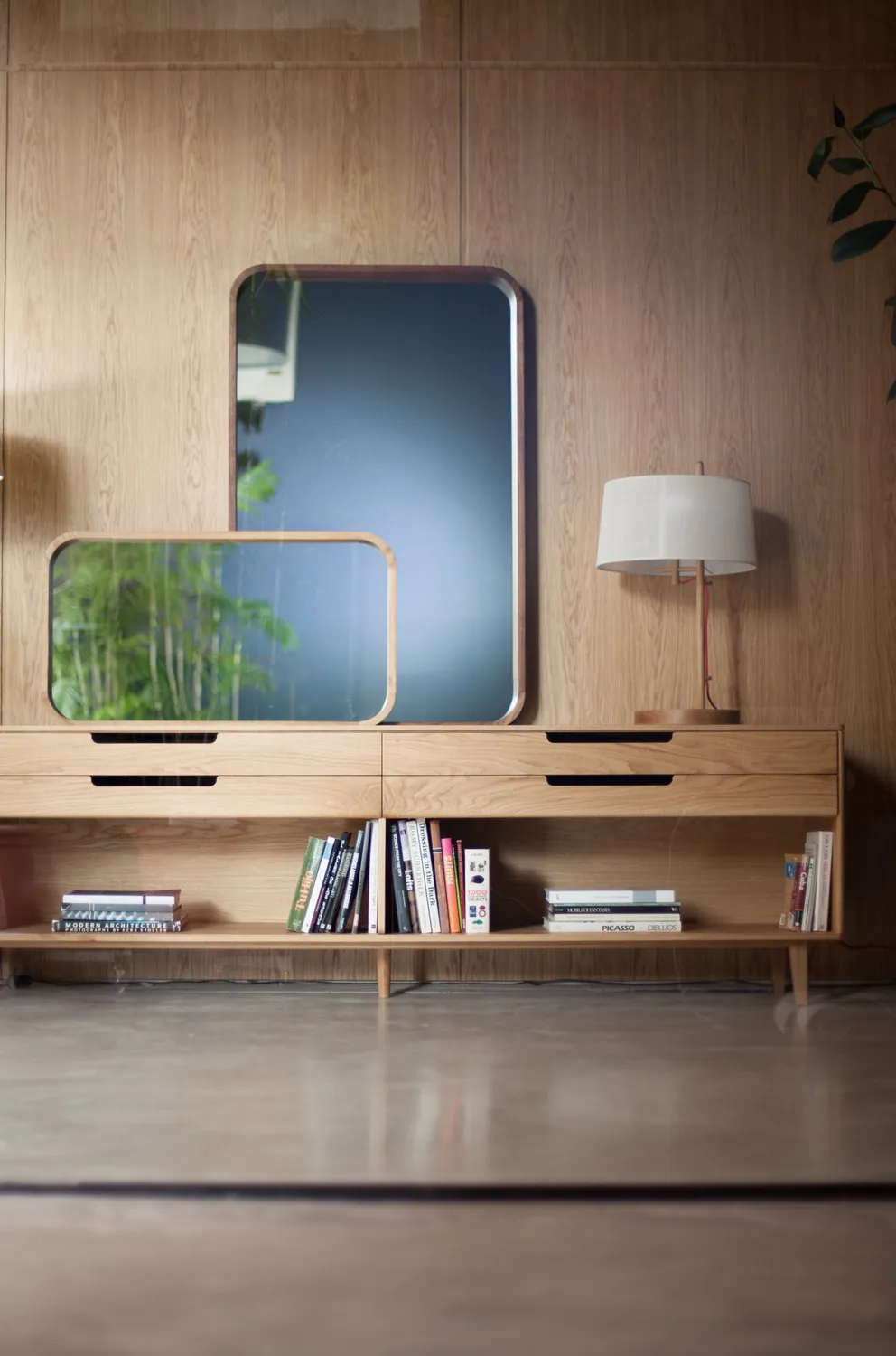 Habitables Low 01 bordlampe eg hvid ledning hyggelys