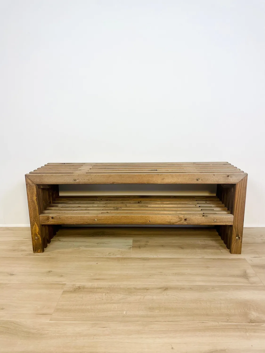 Kabeltromlen Brunbejdset tv-bord 137 cm 47 cm