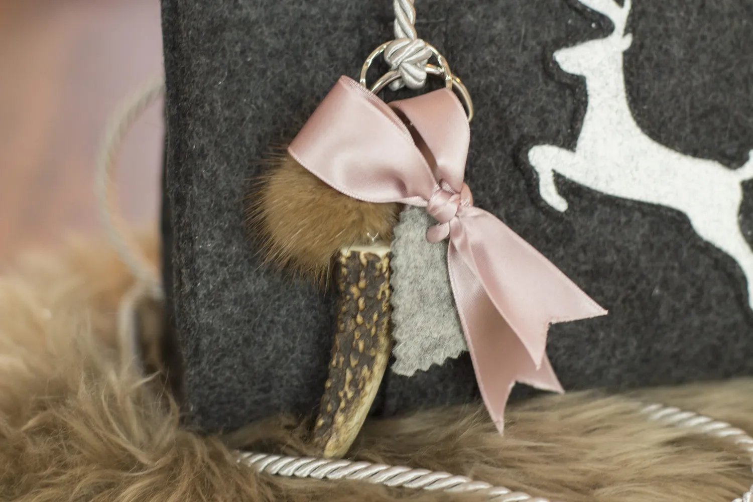 Oh My Deer Trachtentasche Round Bag taske rund læder