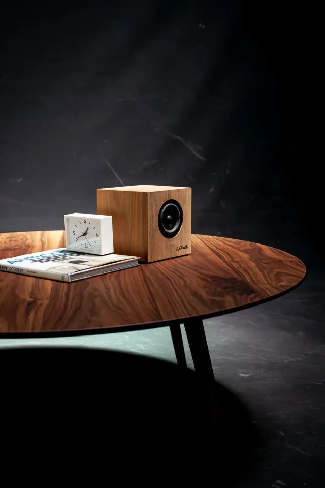 Habitables Midcentury sofabord rundt eg 50 cm massivt