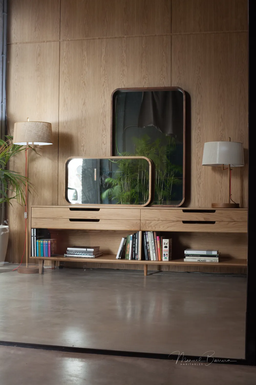 Habitables Low 01 gulvlampe eg hvid ledning massivt træ