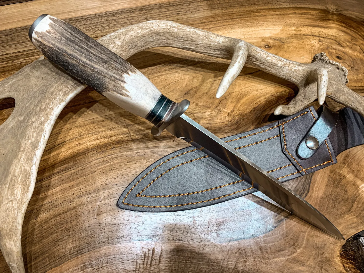 Oh My Deer Saufänger jagtkniv fast blad