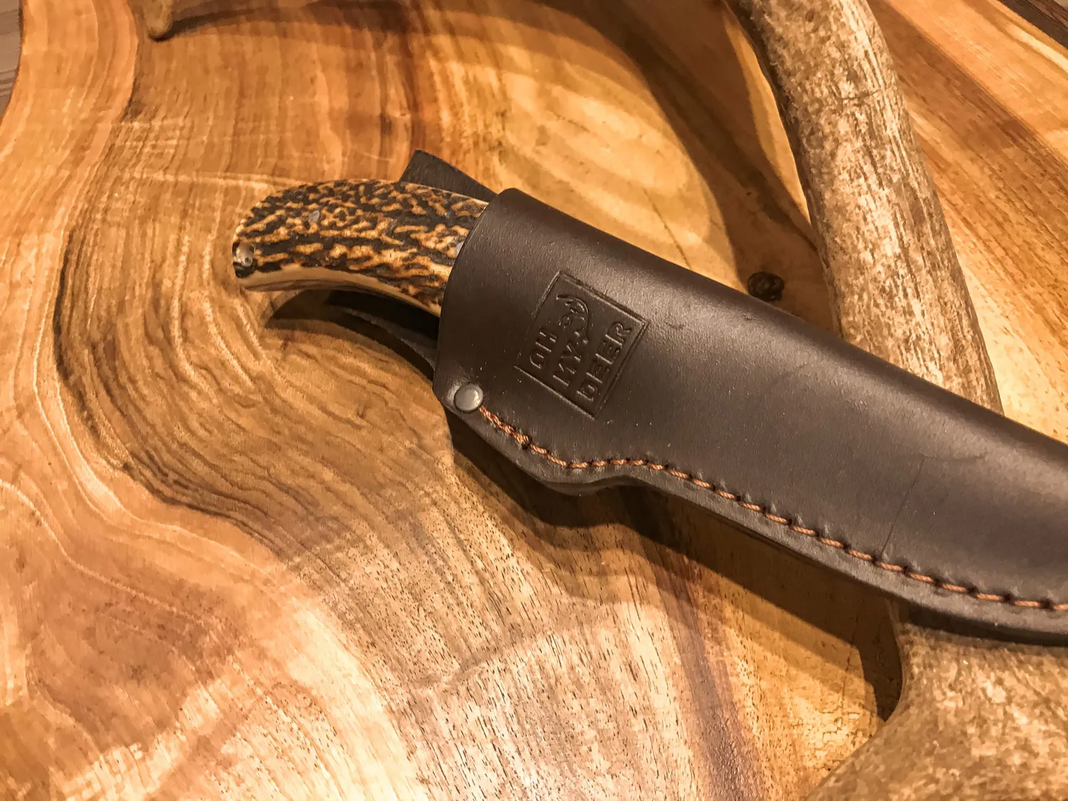 Oh My Deer Damast kniv hjortehorn damaskstål