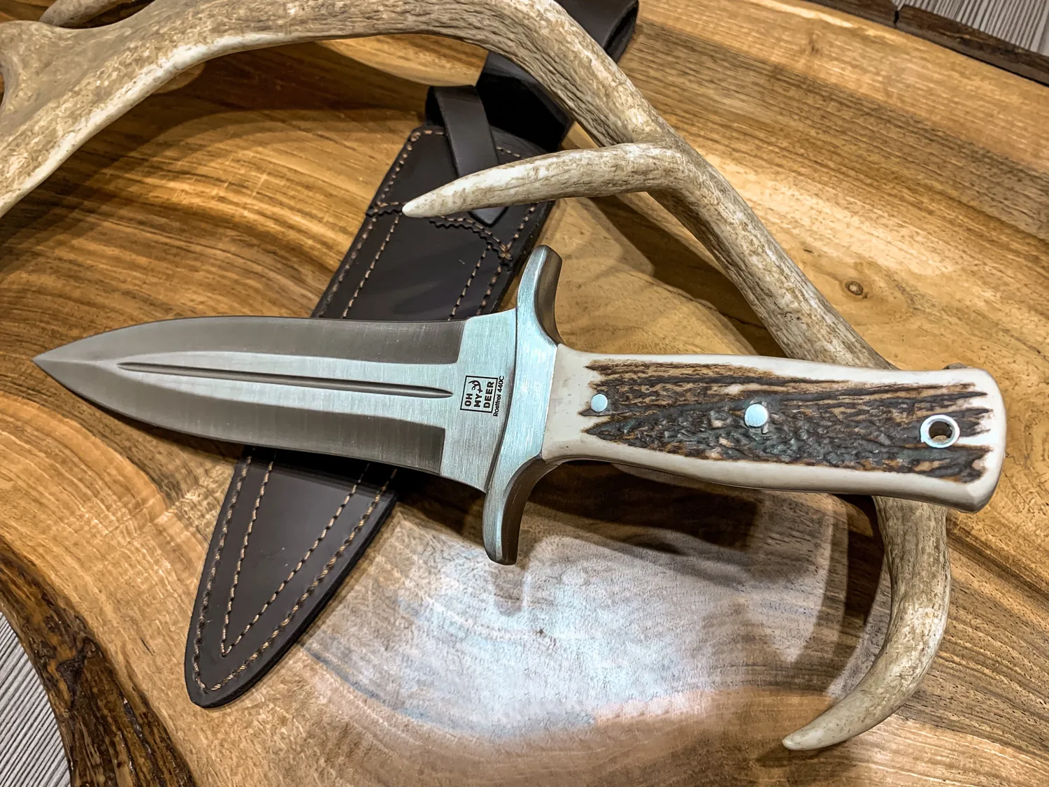 Oh My Deer Hirschhorn Saufänger jagtdolk i horn