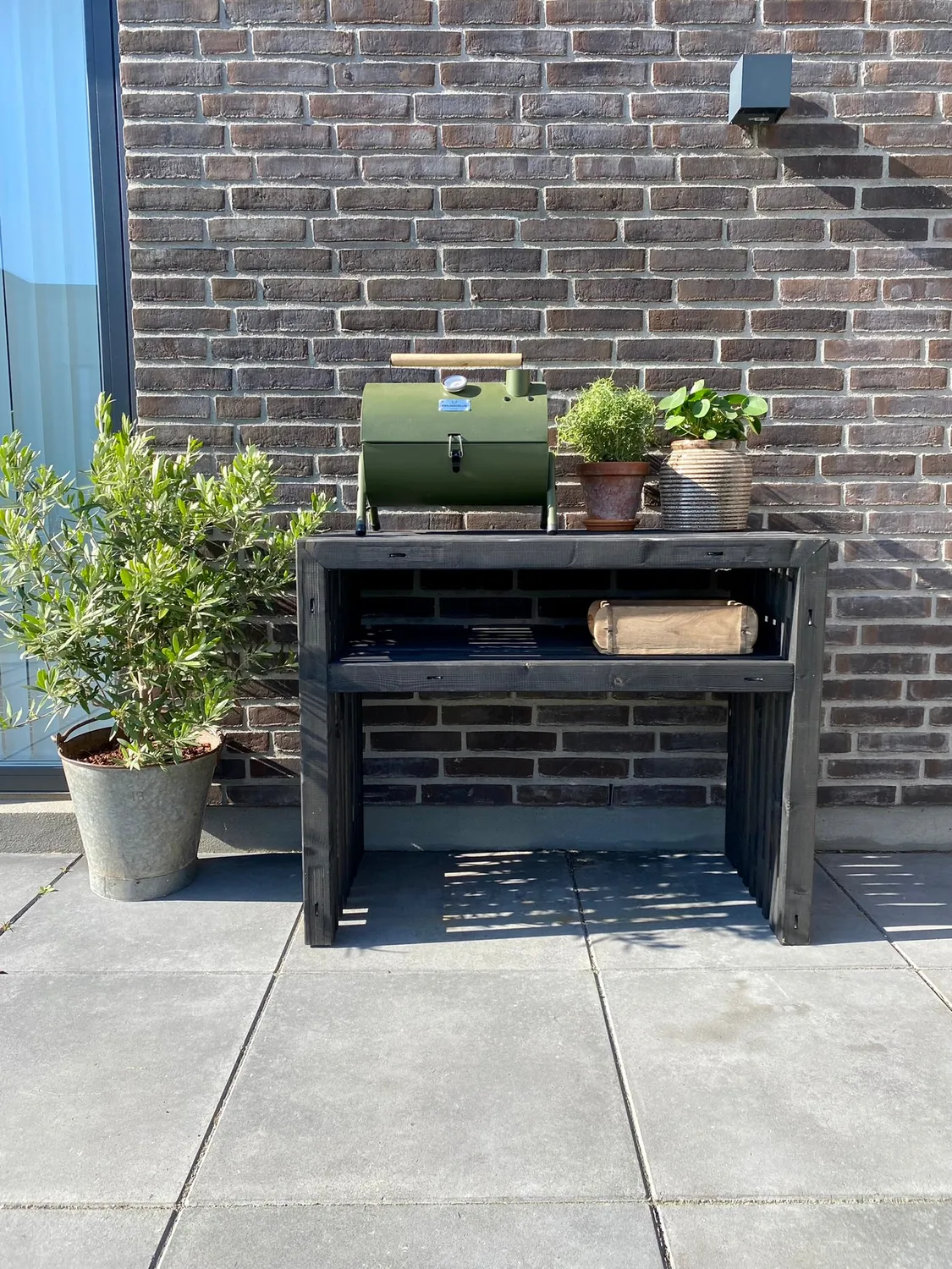 Kabeltromlen Grillbord traller 120 cm sort med topplade