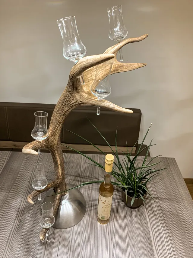 Oh My Deer snapseglasholder med steelsokkel