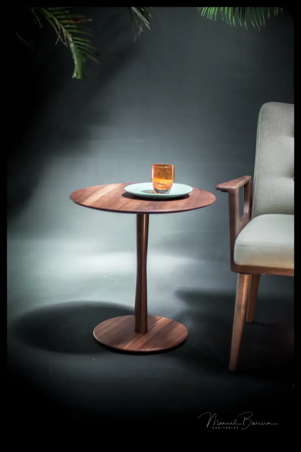 Habitables Diavolo sidebord eg konisk ben massivt træ