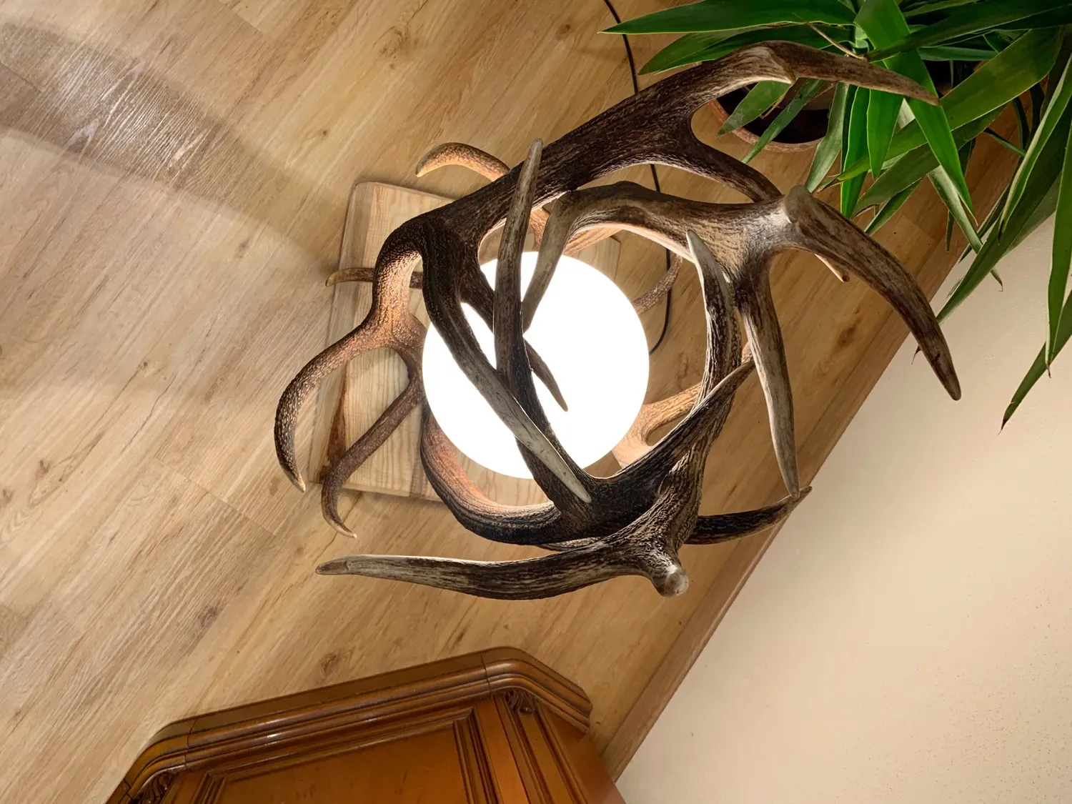 Oh My Deer Chalet gulvlampe træ chaletstil