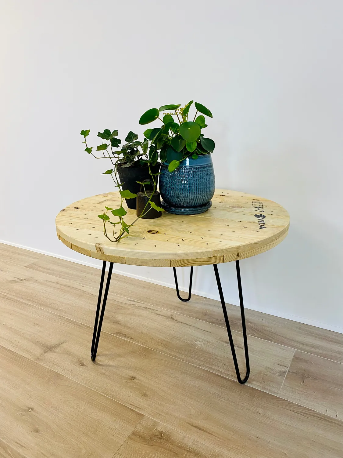 Kabeltromlen Vida sofabord kabeltromle Ø70 lakeret 45 cm