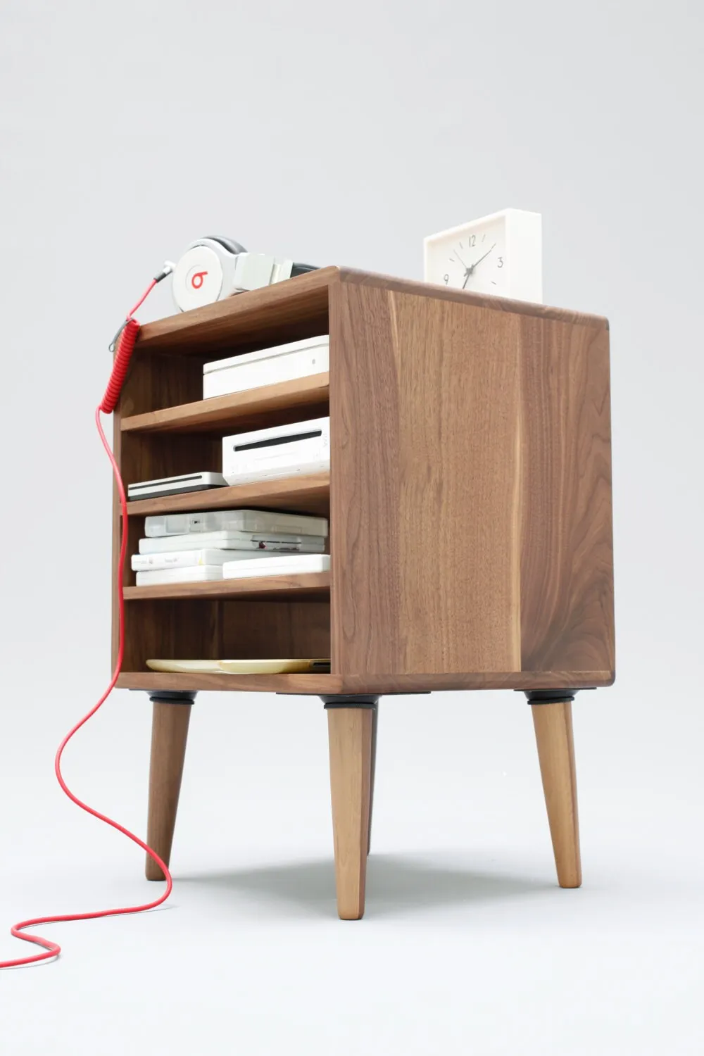 Habitables Mid-Century tv-bænk massivt træ eg