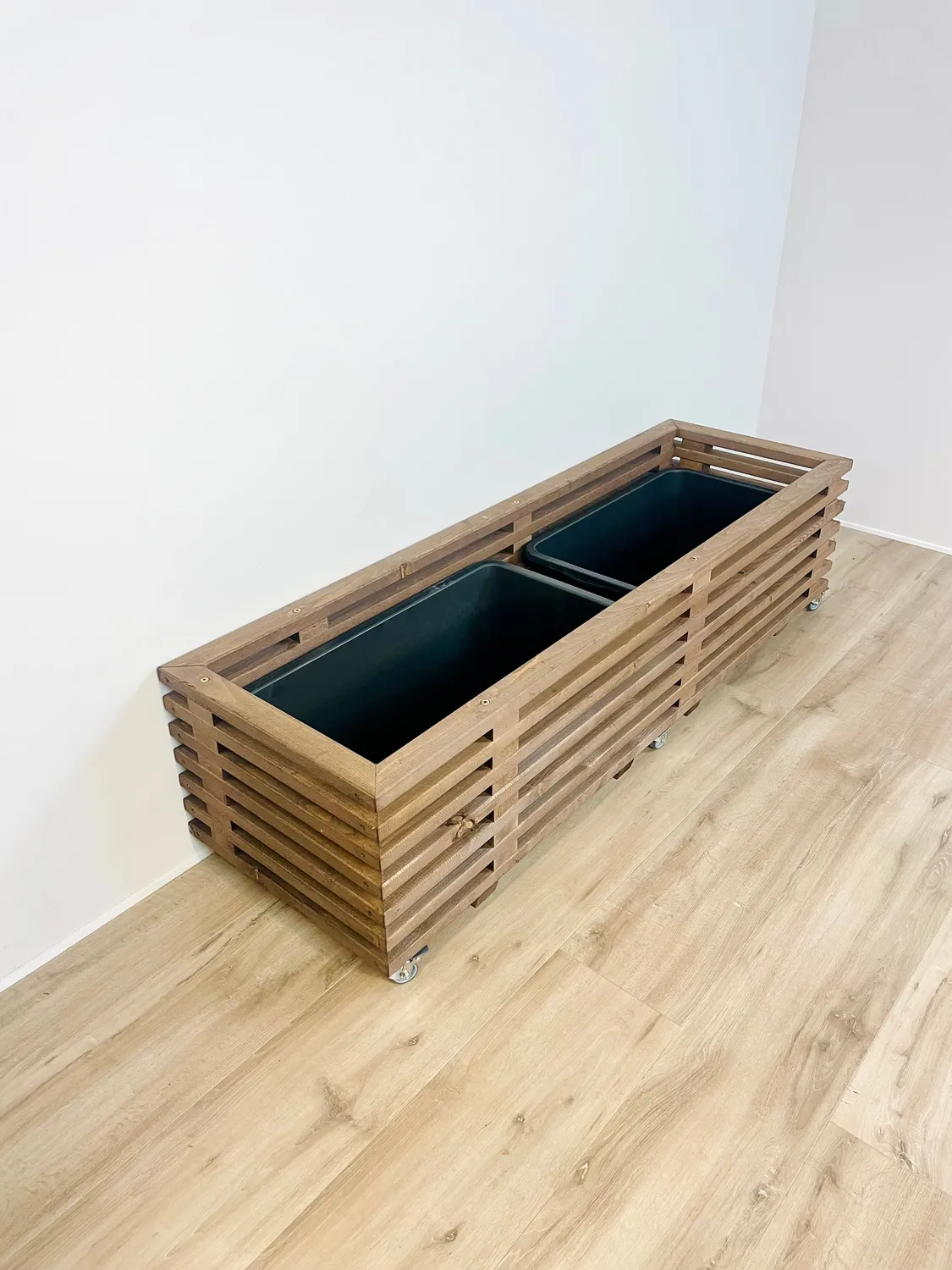 Kabeltromlen Plantekasse brunbejdset 43 cm 95 cm med hjul