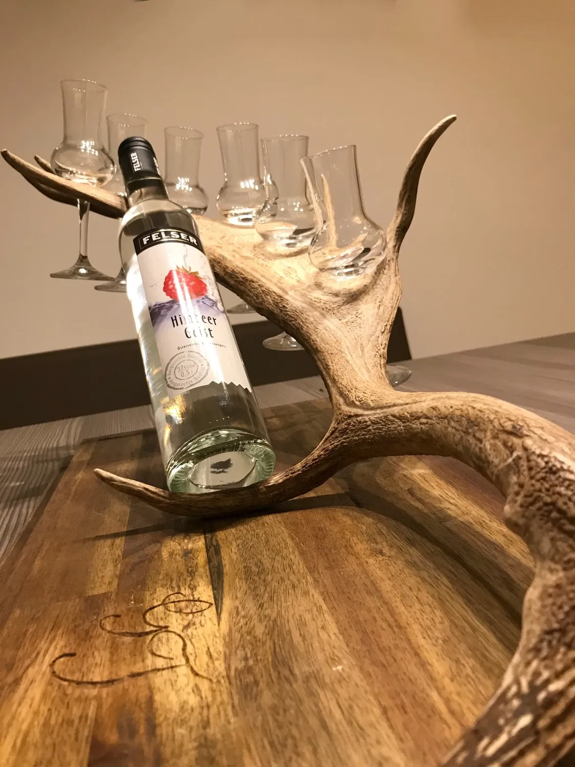 Oh My Deer Snapsglasholder i træ til hjemmebar