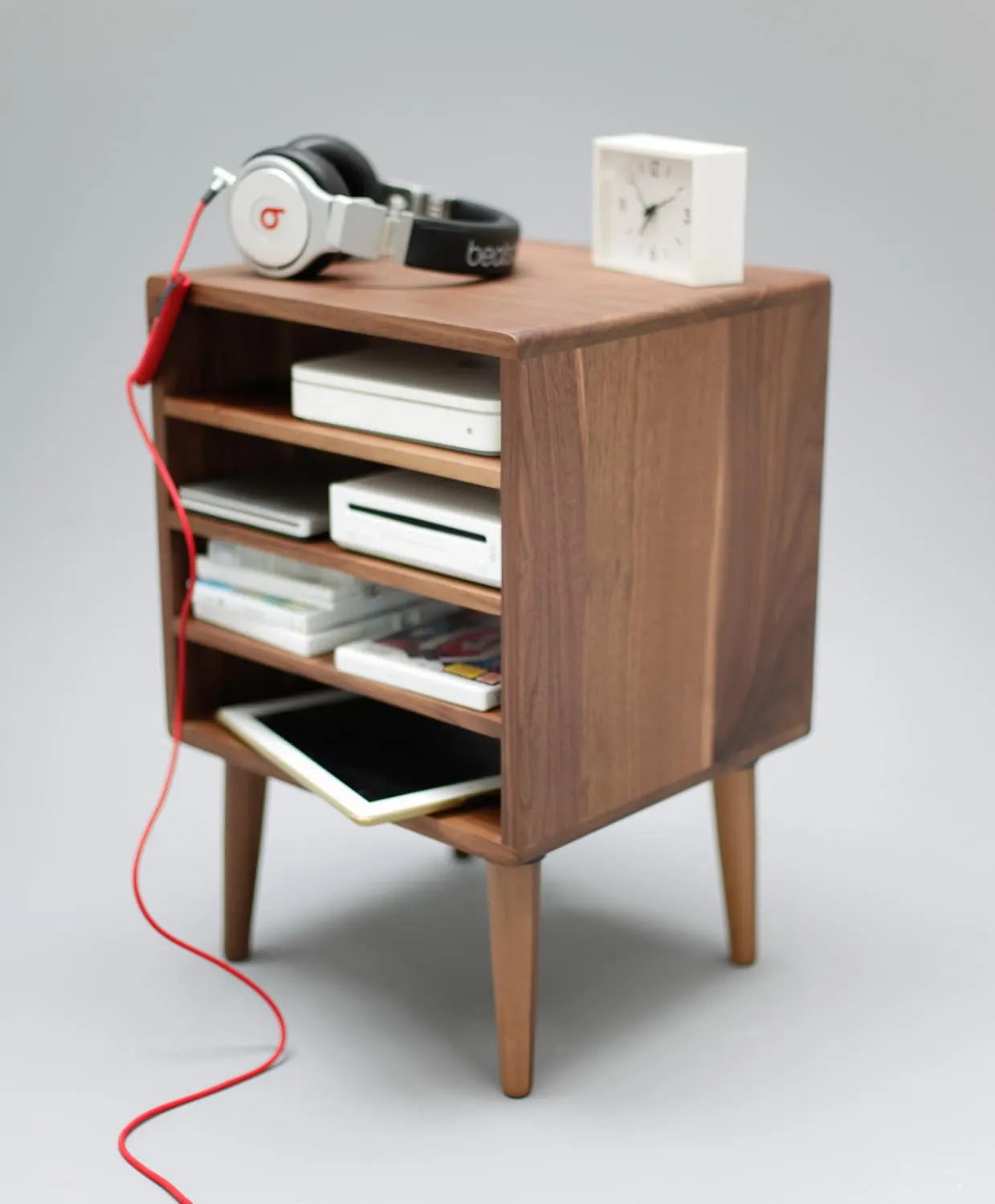 Habitables Mid-Century tv-bænk massivt træ eg