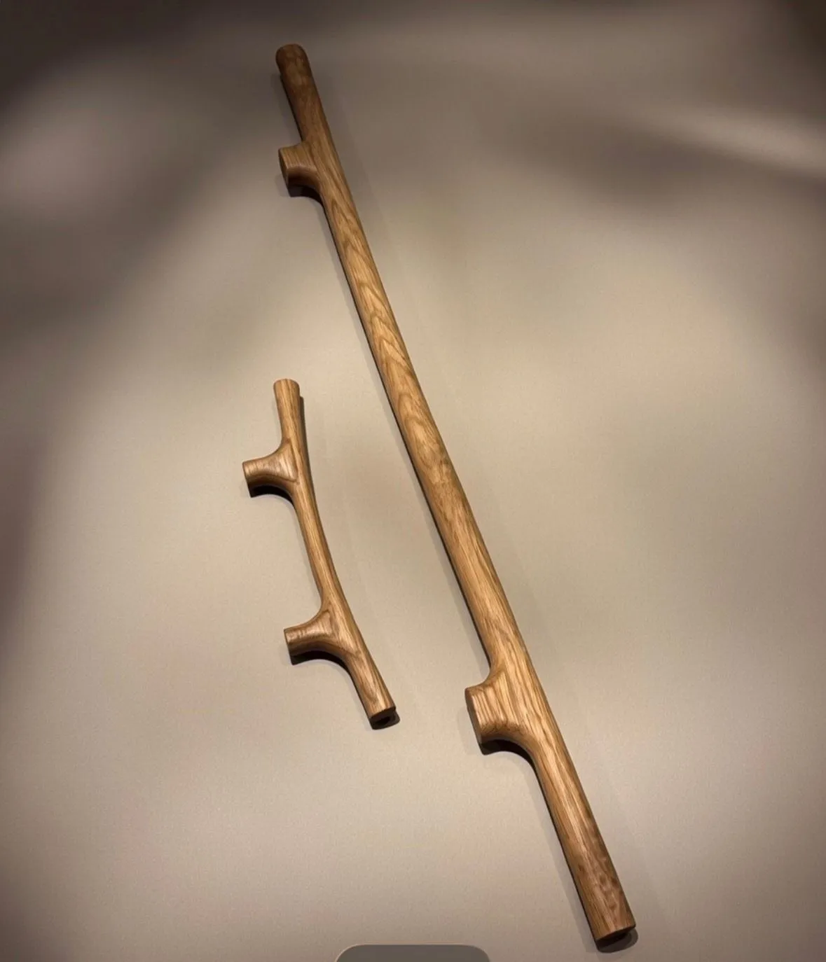 Habitables Bones dørhåndtag eg 60 cm enkelt massivt træ