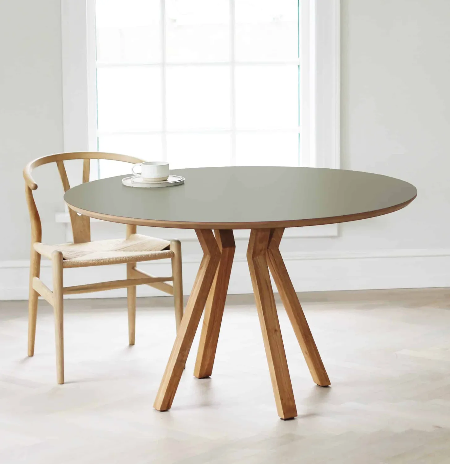 Bønnebord Circle Ø120 spisebord laminat egetræ