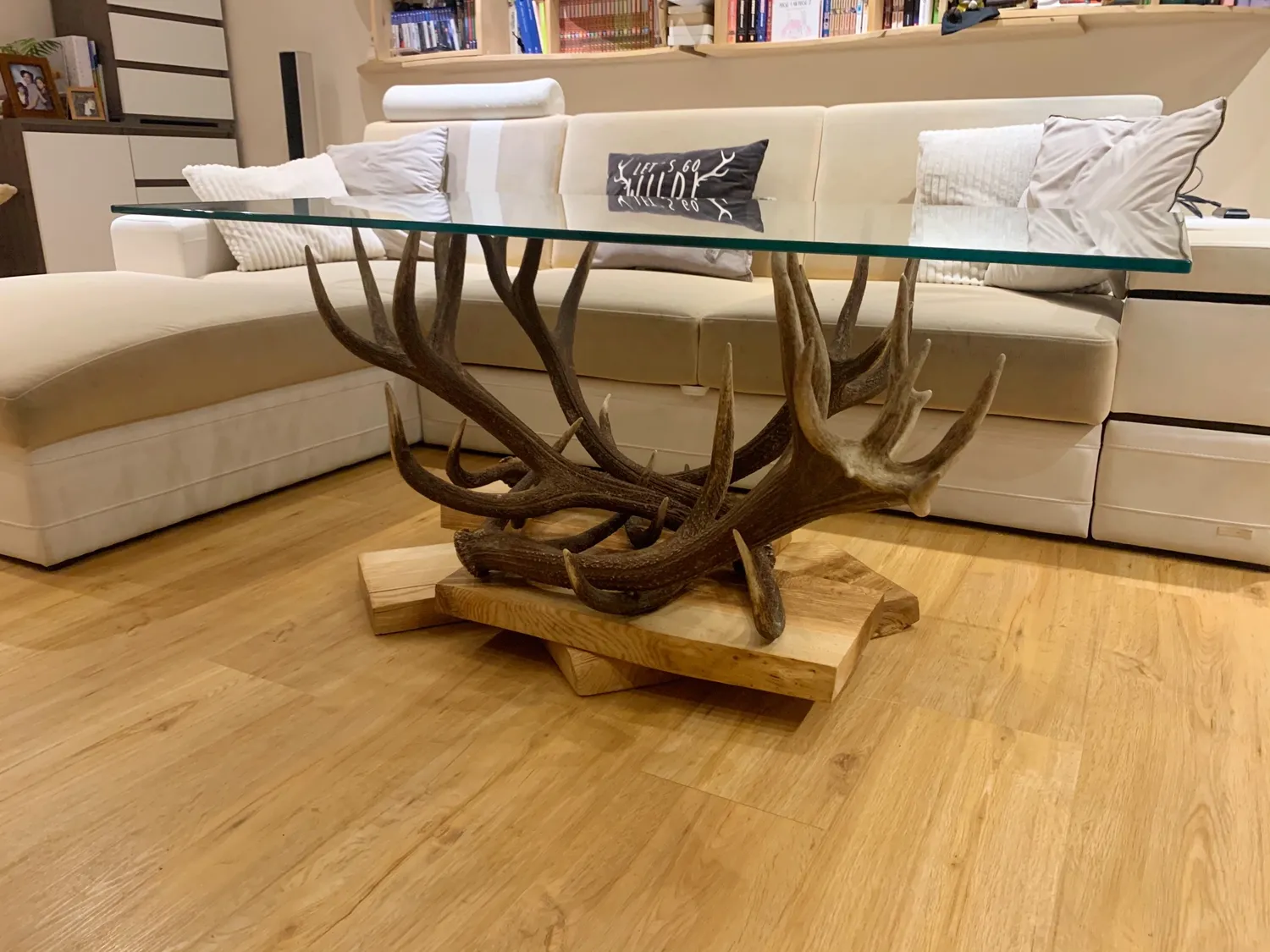 Oh My Deer Sofabord med hjortetak massivt træ