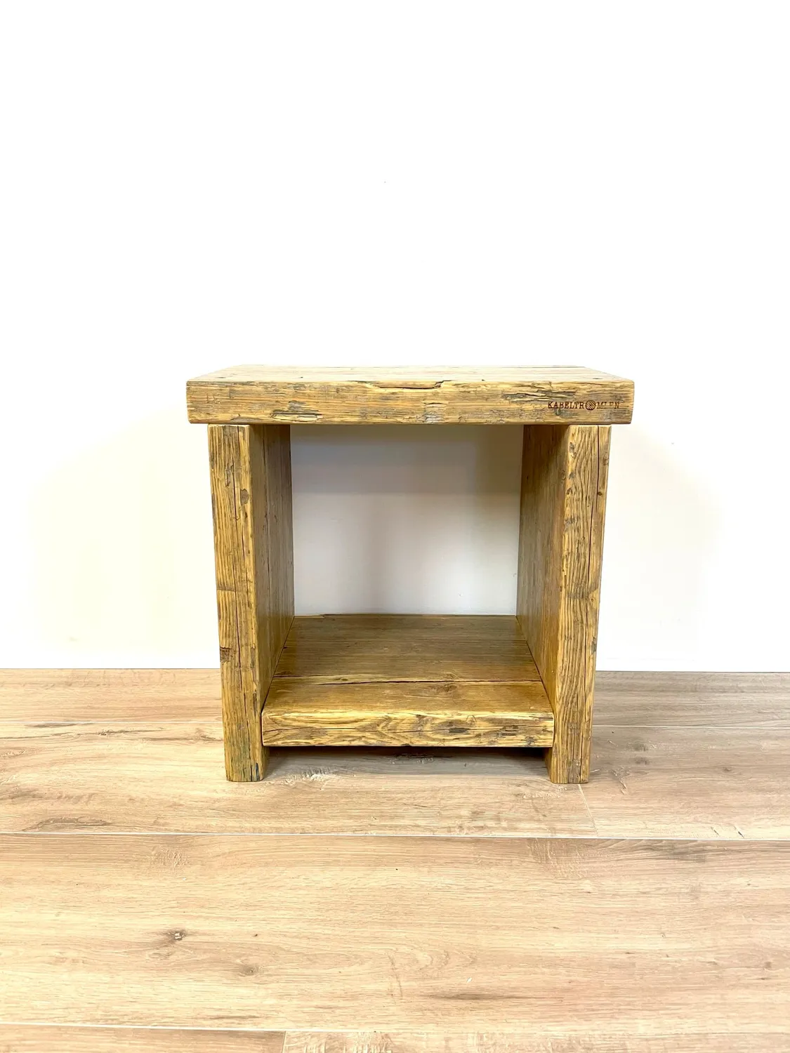Kabeltromlen Emma sidebord genbrugstræ 47 cm