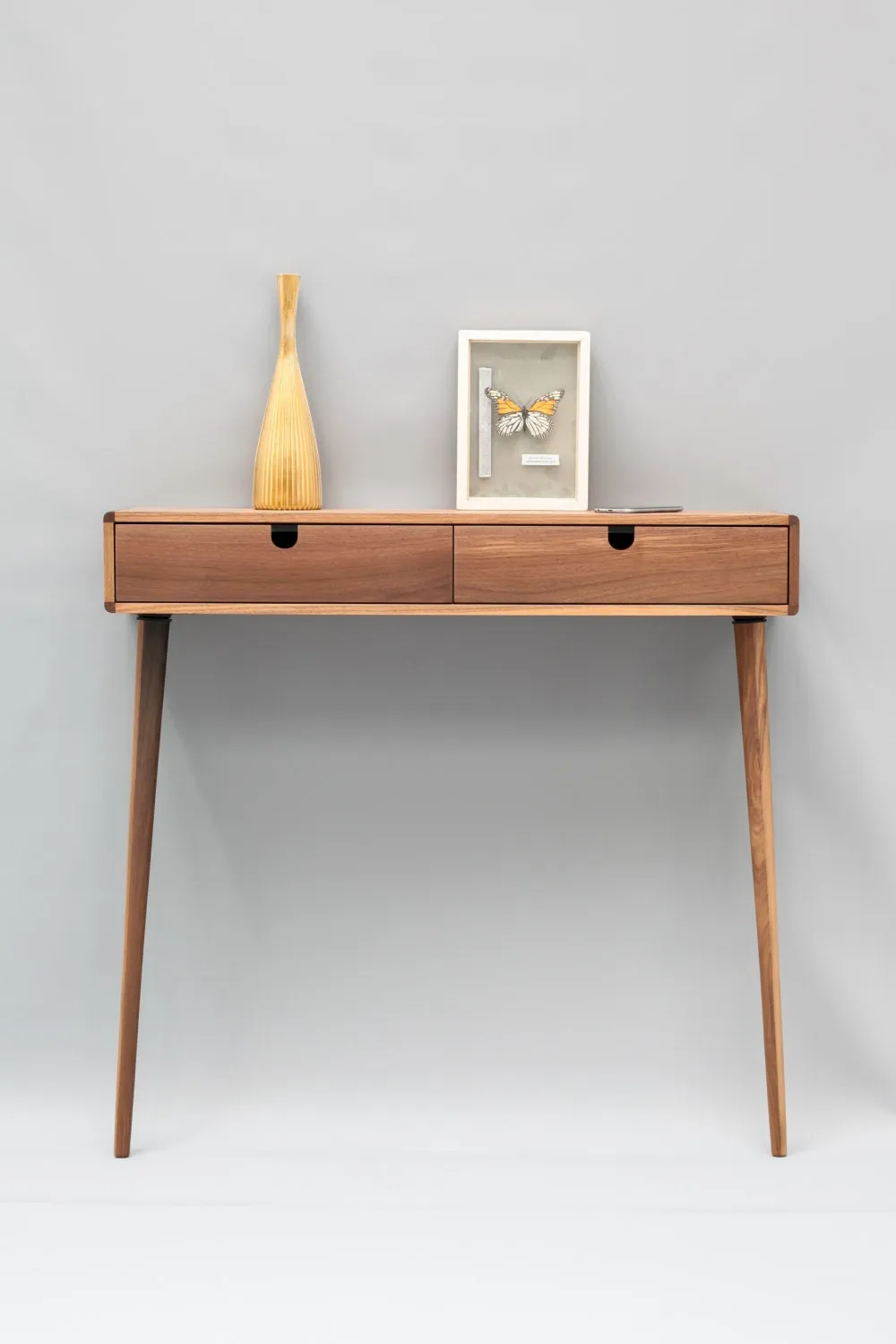 Habitables Mid-Century Console 02 konsolbord eg 2 ben massivt træ
