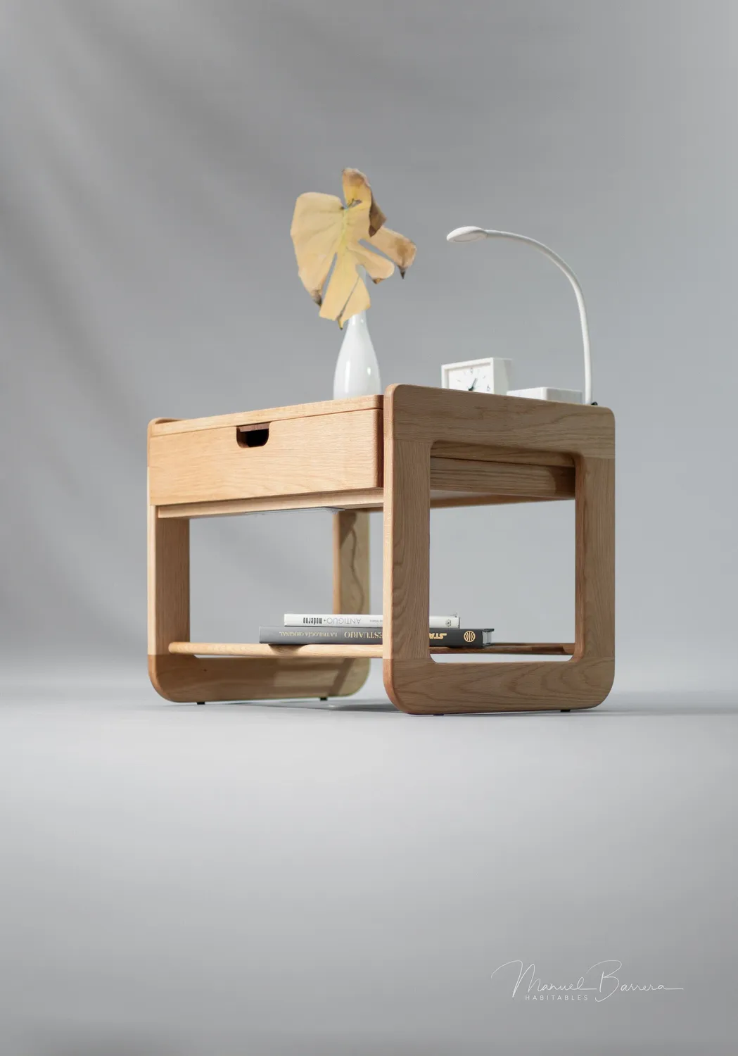 Habitables 70's sengebord lavt eg med trægitter massivt