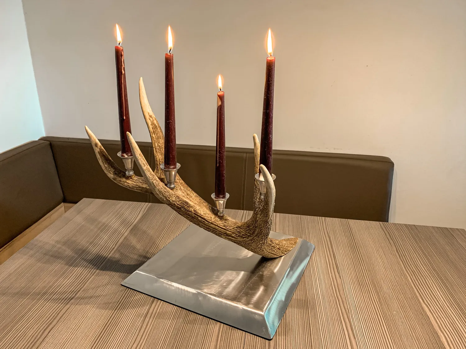 Oh My Deer stage kronelys stålsokkel træ