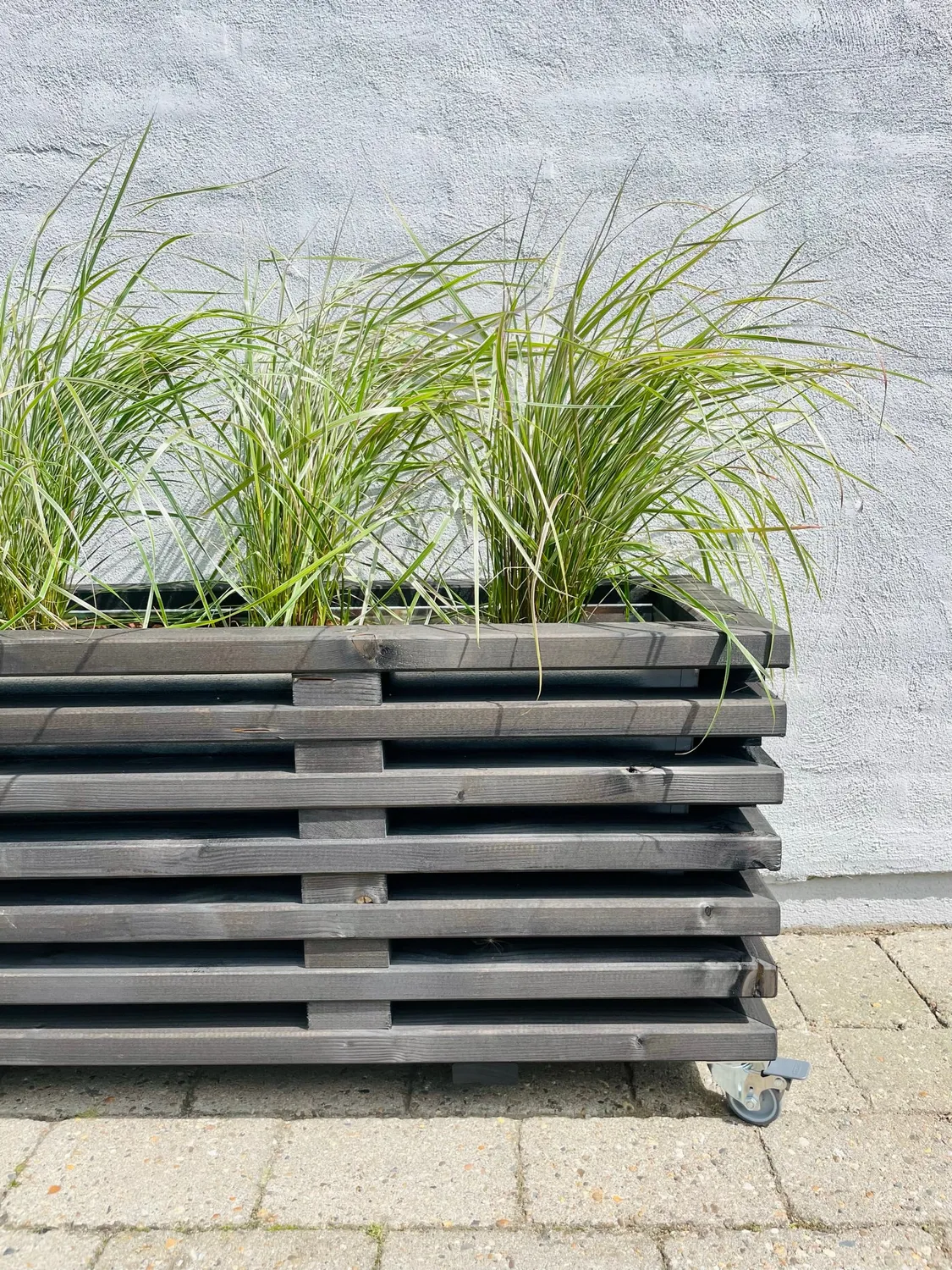 Kabeltromlen Luksus plantekasse sort 95 cm på hjul