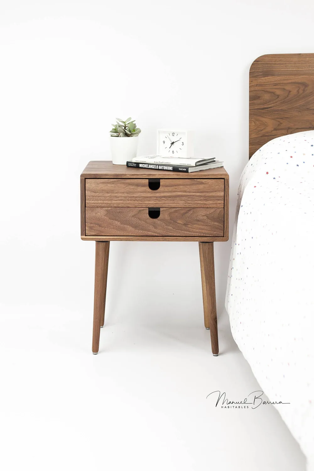 Habitables Mid-Century natbord 2 skuffer eg 46,5 cm massivt træ