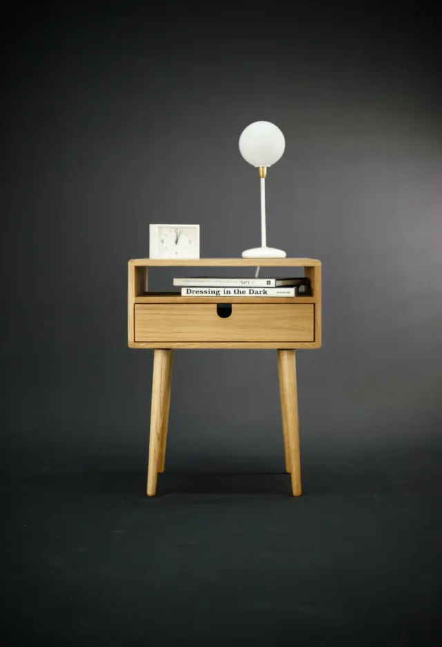 Habitables Mid-Century natbord 1 skuffe eg 46,5 cm massivt træ
