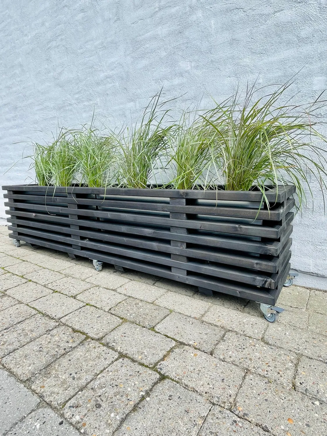 Kabeltromlen Luksus plantekasse sort 95 cm på hjul