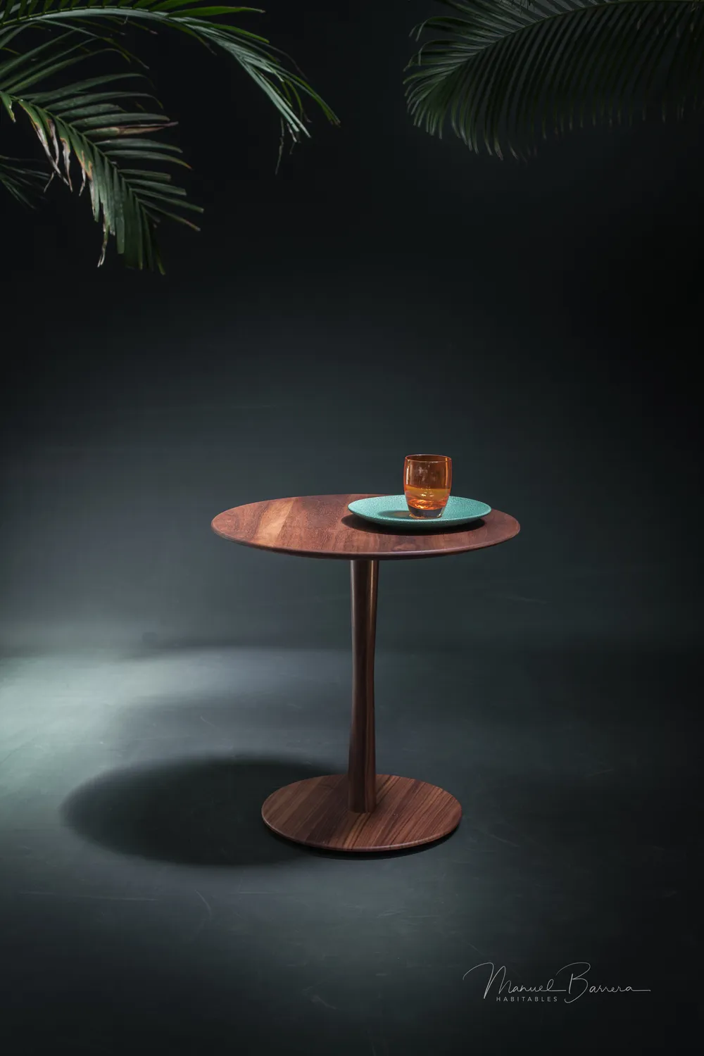 Habitables Diavolo sidebord eg konisk ben massivt træ