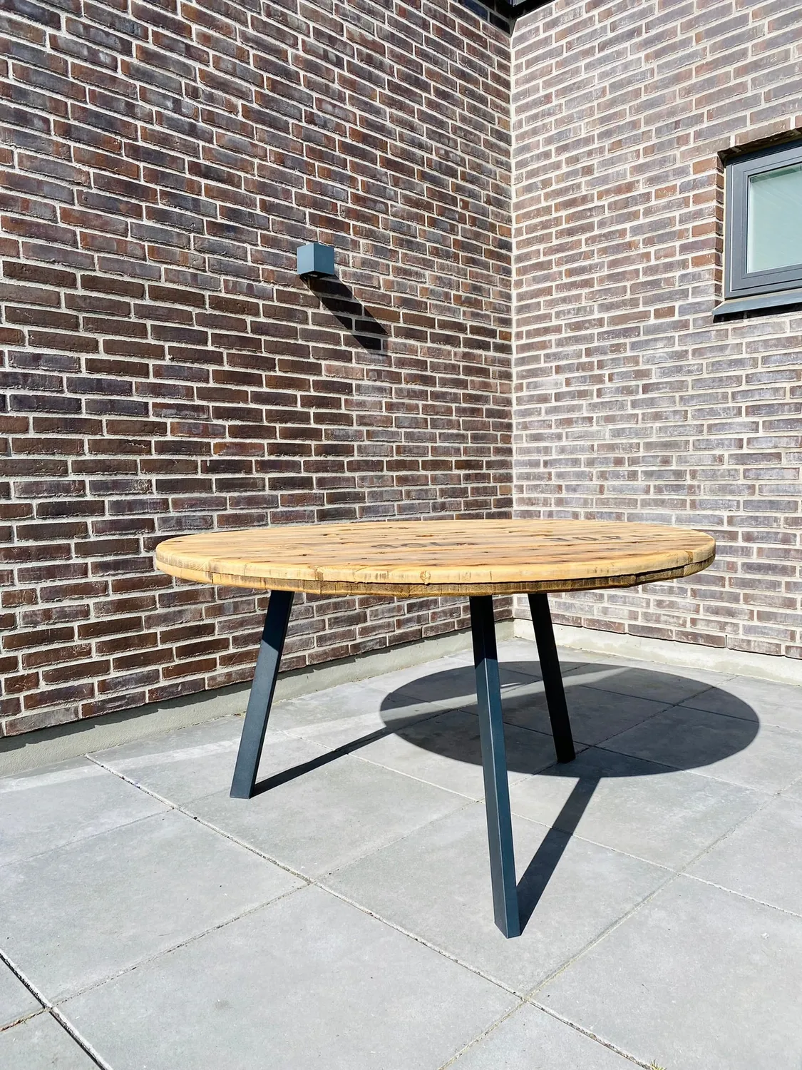 Kabeltromlen Havebord havebord Ø120-125 sort stålstel olie